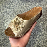 2025 Summer New Large-Size Lady Thick-Soled Sandals Help Flowers Decorated With Ultra-Light Polyurethane Soles HZ0115