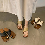 Coarse And Holiday Style Clip Slipper Women Wear 2025 New French Cool Slippers HZ0115