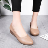 In The Autumn Of 2025, The New Women's Single Shoe Slope And Comfortable Pointed Bean Shoes In The Heel Of The Working Mother's Shoes HZ0115