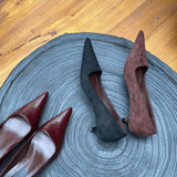 Small Design Sense Retro Pointy Commute Single Shoes In The Fall Of 2025 New French Temperament Kitten Low Heels HZ0115